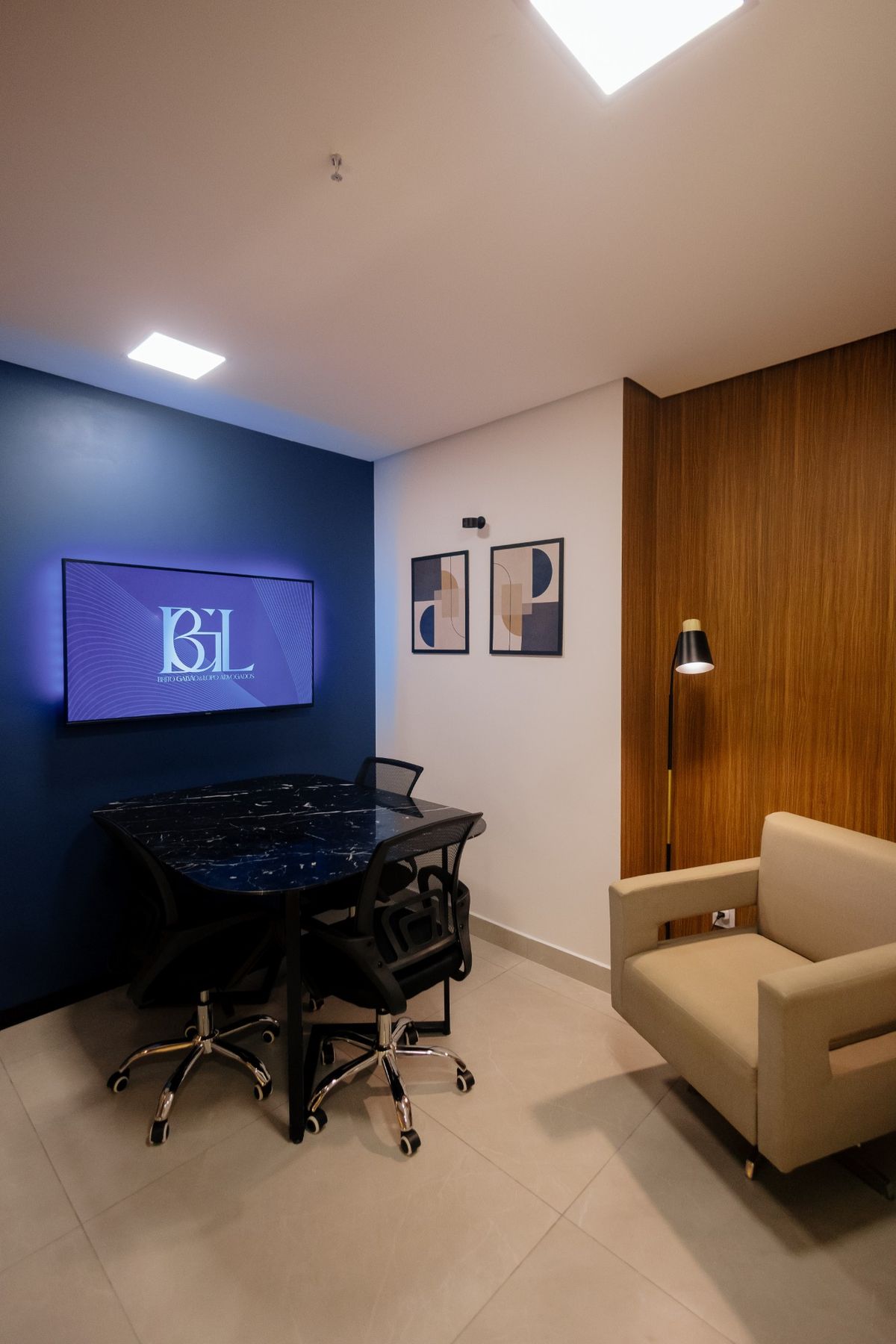 Sala de reunião do escritório da BGL Advogados em Goiânia